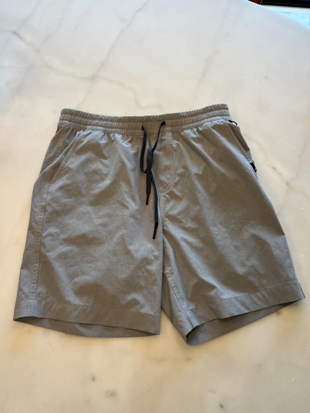 Quiksilver Men's Gray Elastic Drawstring Athletic Shorts
